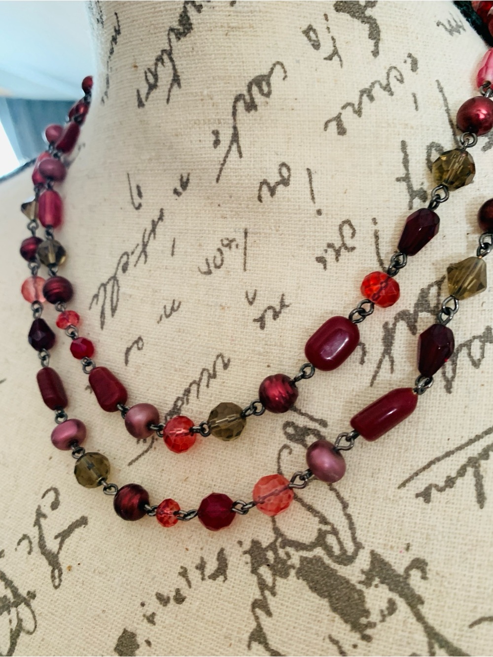 Lia Sophia Picante Necklace EUC 16"-19"